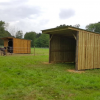 Bosquée et Co, réalise des box pour chevaux, des abris et des carports.